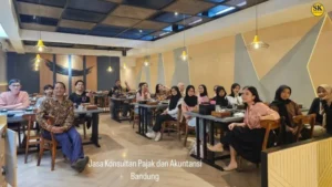 Tim konsultan akuntansi pajak Bandung makan di luar