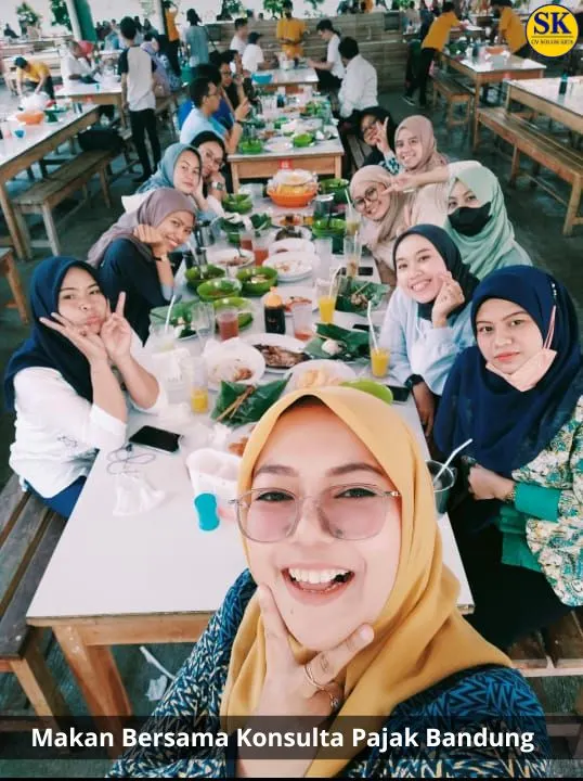 Makan bersama konsultan pajak Bandung dalam suasana santai dan profesional