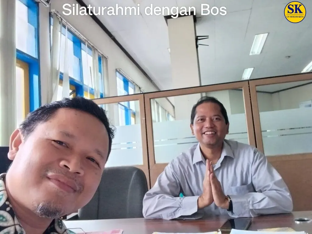Silaturahmi dengan bos untuk mempererat hubungan kerja, komunikasi, dan kebersamaan tim