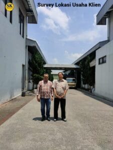 Irwansyah dari CV Solusi Kita saat kunjungan ke lokasi klien.