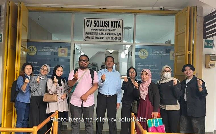 Foto Bersama Klien CV Solusi Kita – 8 Januari 2026 Foto bersama klien CV Solusi Kita setelah sesi konsultasi dan pendampingan pajak pada 8 Januari 2026